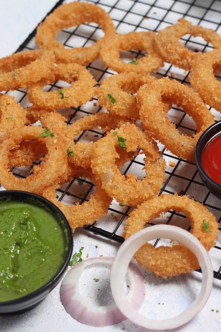 Homemade Crispy Onion Rings Recipe - Indian Vegetarian Recipes By ...