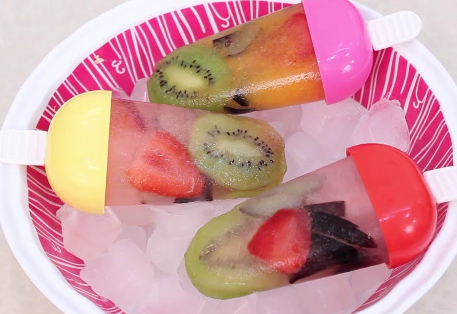 Fruit Popsicles Recipe (Homemade Ice Pops)