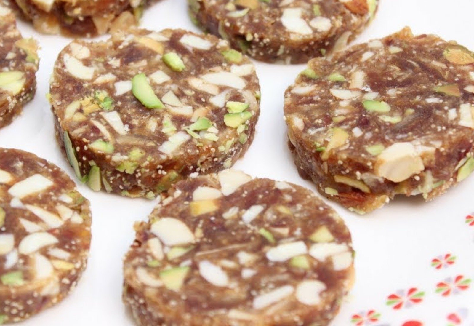 Khajur Burfi Recipe (Sugar Free Khajur Roll)
