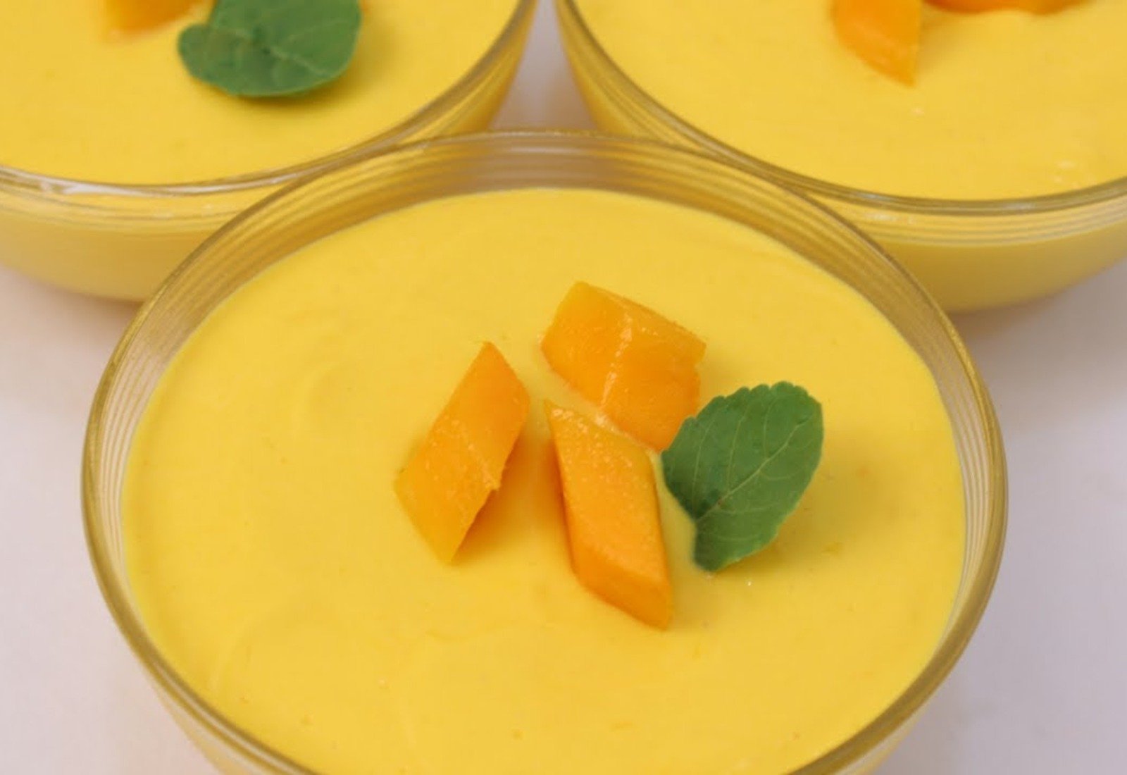Mango Mousse Recipe (3 Ingredients, Eggless)